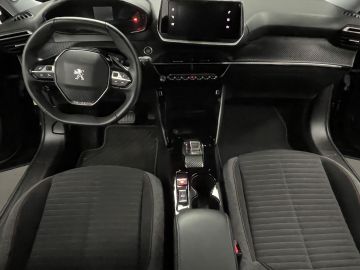 Peugeot E-2008